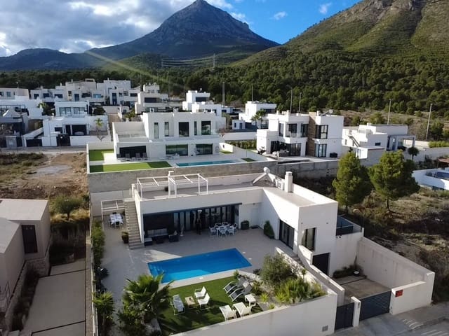 5 bedroom Villa for sale in Polop with pool - € 720,000 (Ref: 9491278)