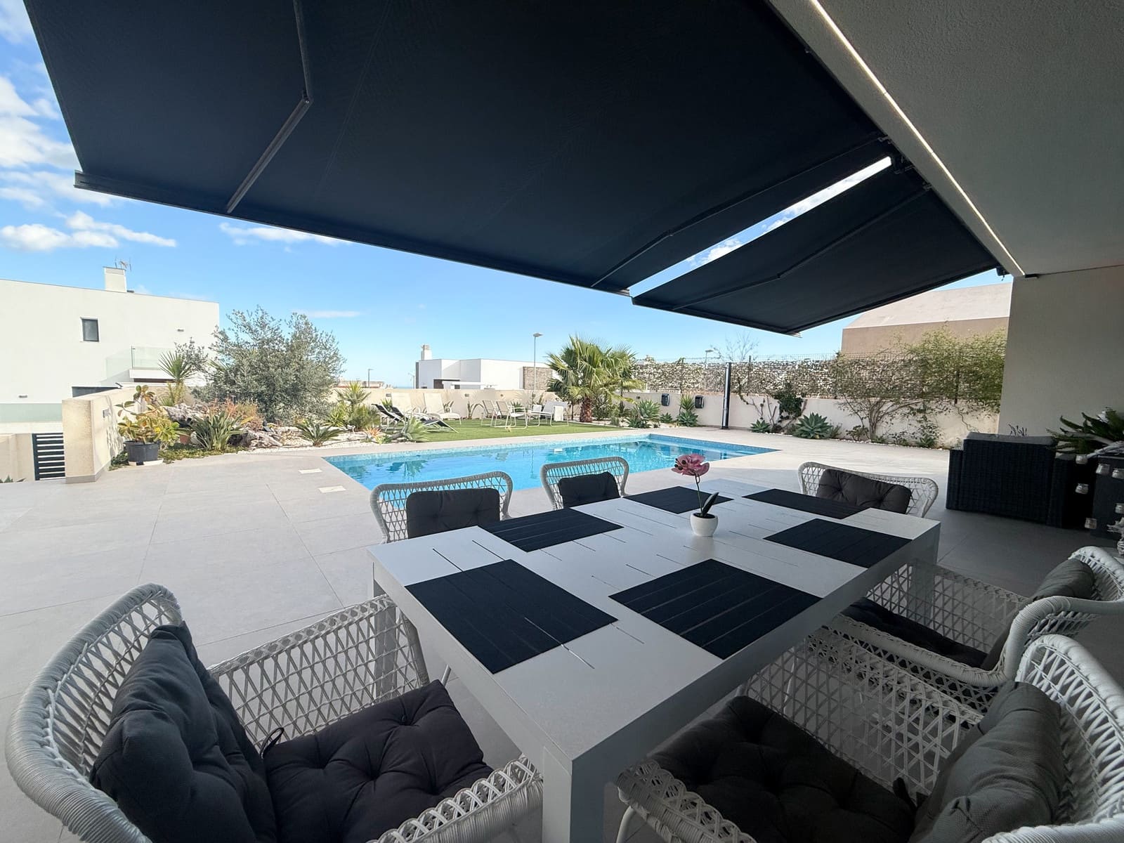 5 bedroom Villa for sale in Polop with pool - € 720,000 (Ref: 9491278)