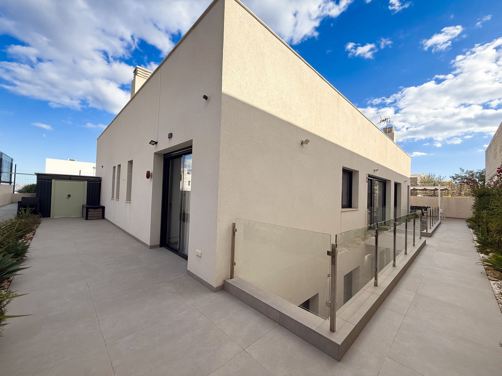 5 bedroom Villa for sale in Polop with pool - € 720,000 (Ref: 9491278)