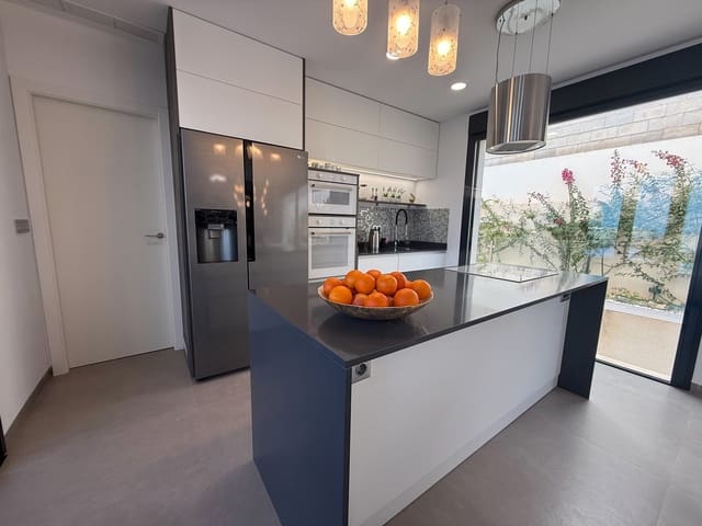 5 bedroom Villa for sale in Polop with pool - € 720,000 (Ref: 9491278)