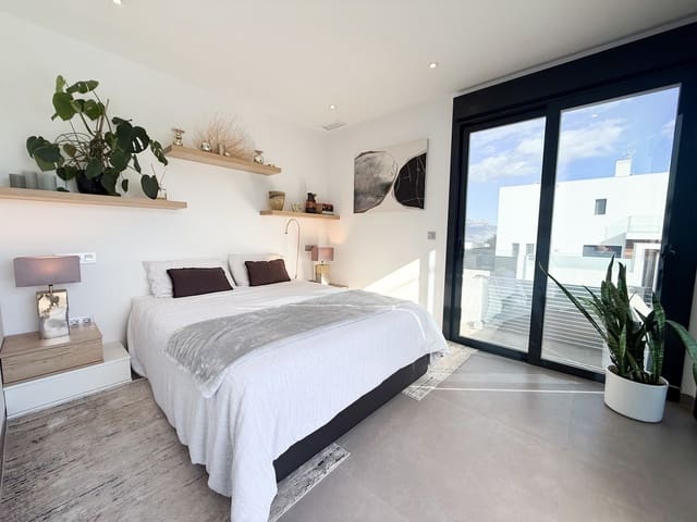 5 bedroom Villa for sale in Polop with pool - € 720,000 (Ref: 9491278)