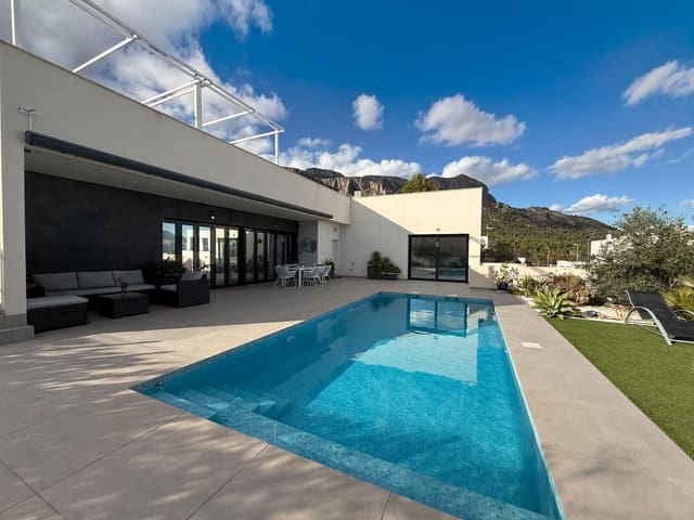 5 bedroom Villa for sale in Polop with pool - € 720,000 (Ref: 9491278)