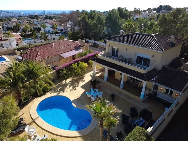 3 makuuhuone Huvila myytävänä paikassa Coloma  , La Nucia mukana uima-altaan - 585 000 € (Ref: 9501952)