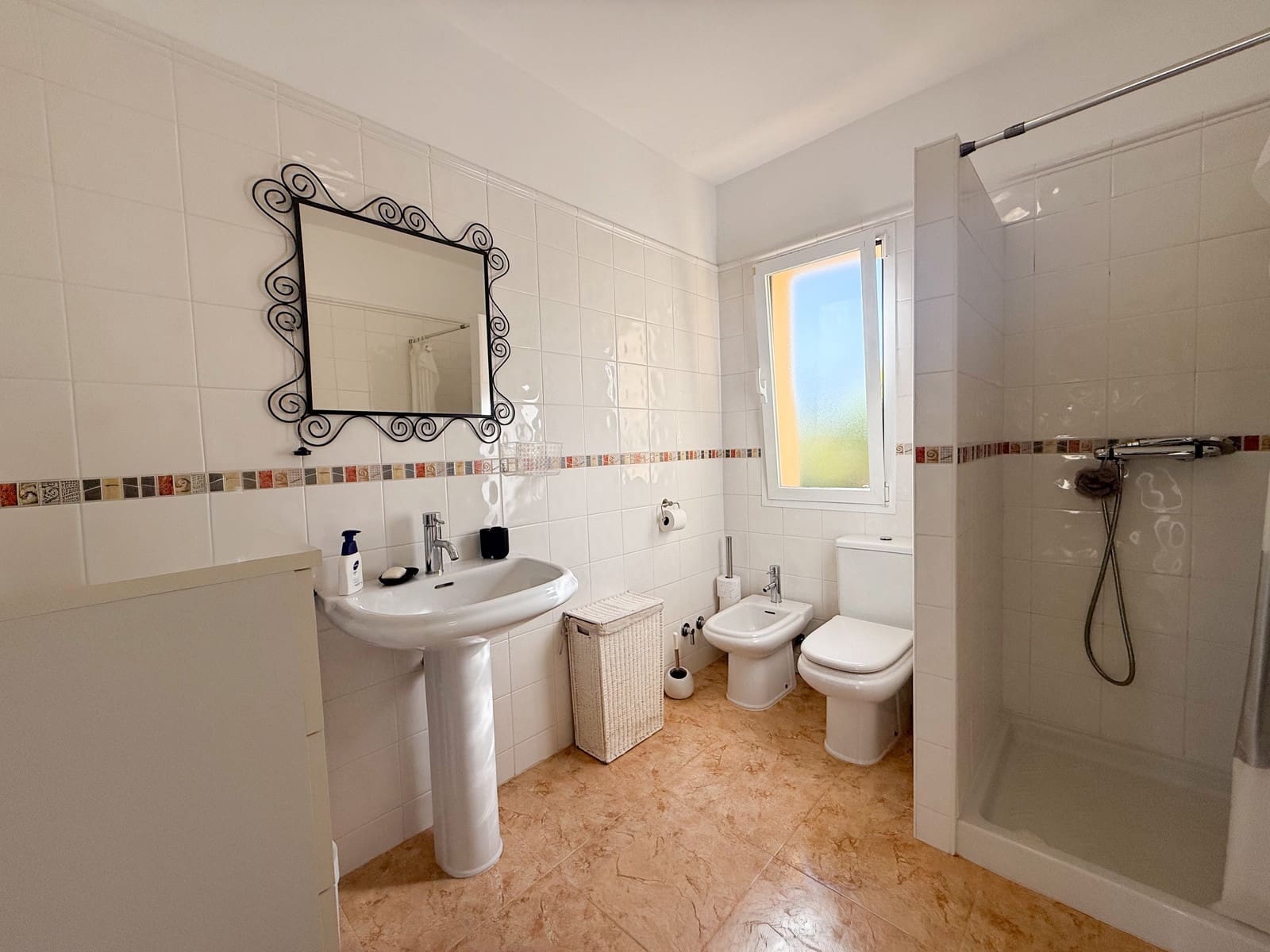 3 makuuhuone Huvila myytävänä paikassa La Nucia mukana uima-altaan - 585 000 € (Ref: 9501952)