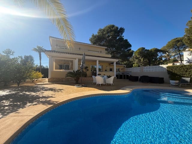 3 makuuhuone Huvila myytävänä paikassa Coloma  , La Nucia mukana uima-altaan - 585 000 € (Ref: 9501952)