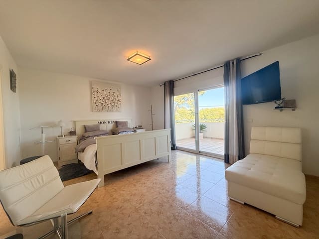 3 makuuhuone Huvila myytävänä paikassa Coloma  , La Nucia mukana uima-altaan - 585 000 € (Ref: 9501952)