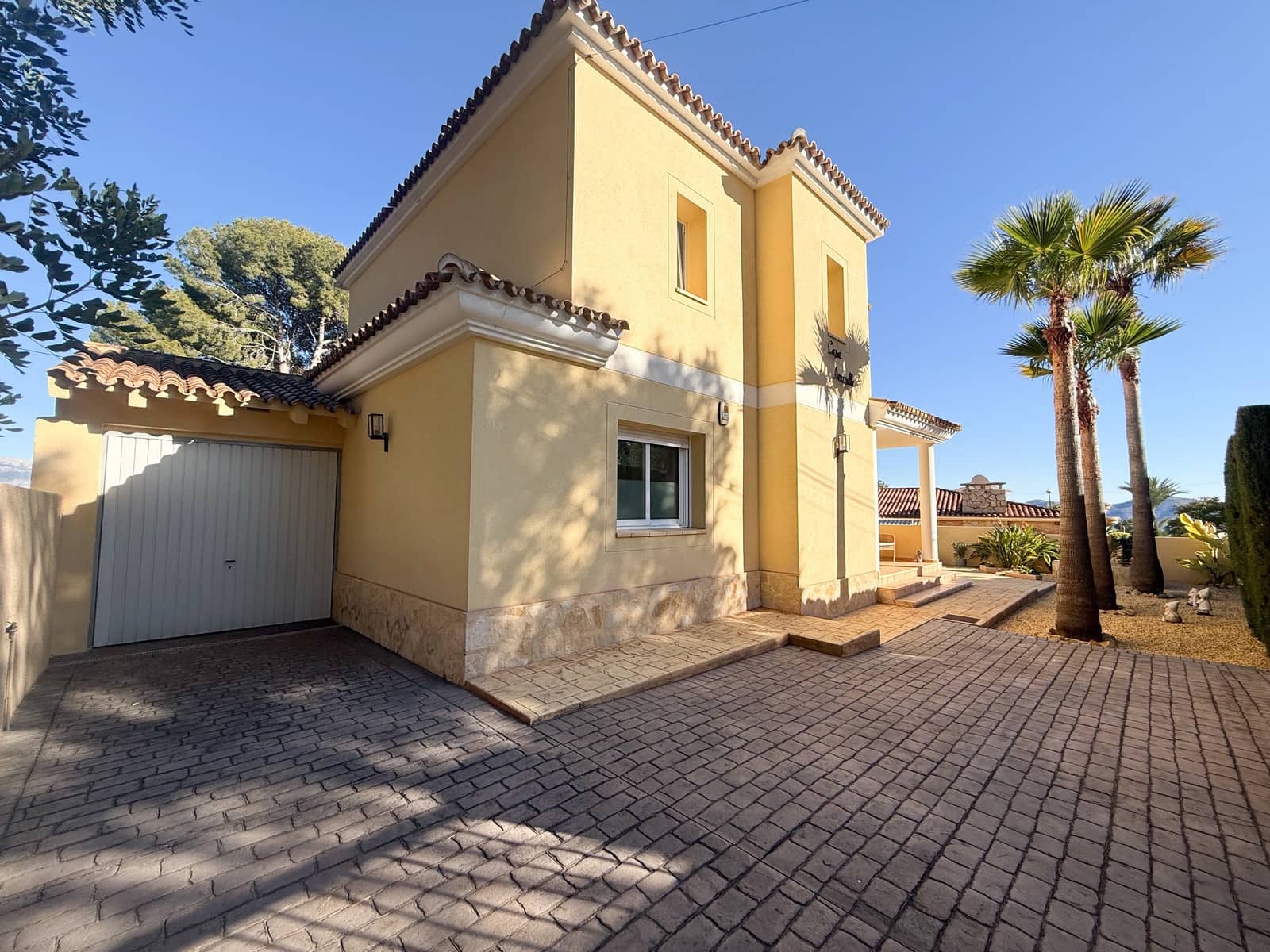 3 makuuhuone Huvila myytävänä paikassa La Nucia mukana uima-altaan - 585 000 € (Ref: 9501952)