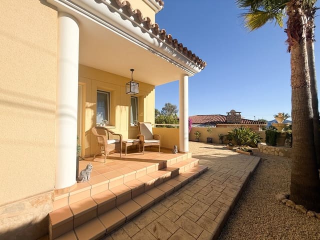 3 makuuhuone Huvila myytävänä paikassa Coloma  , La Nucia mukana uima-altaan - 585 000 € (Ref: 9501952)