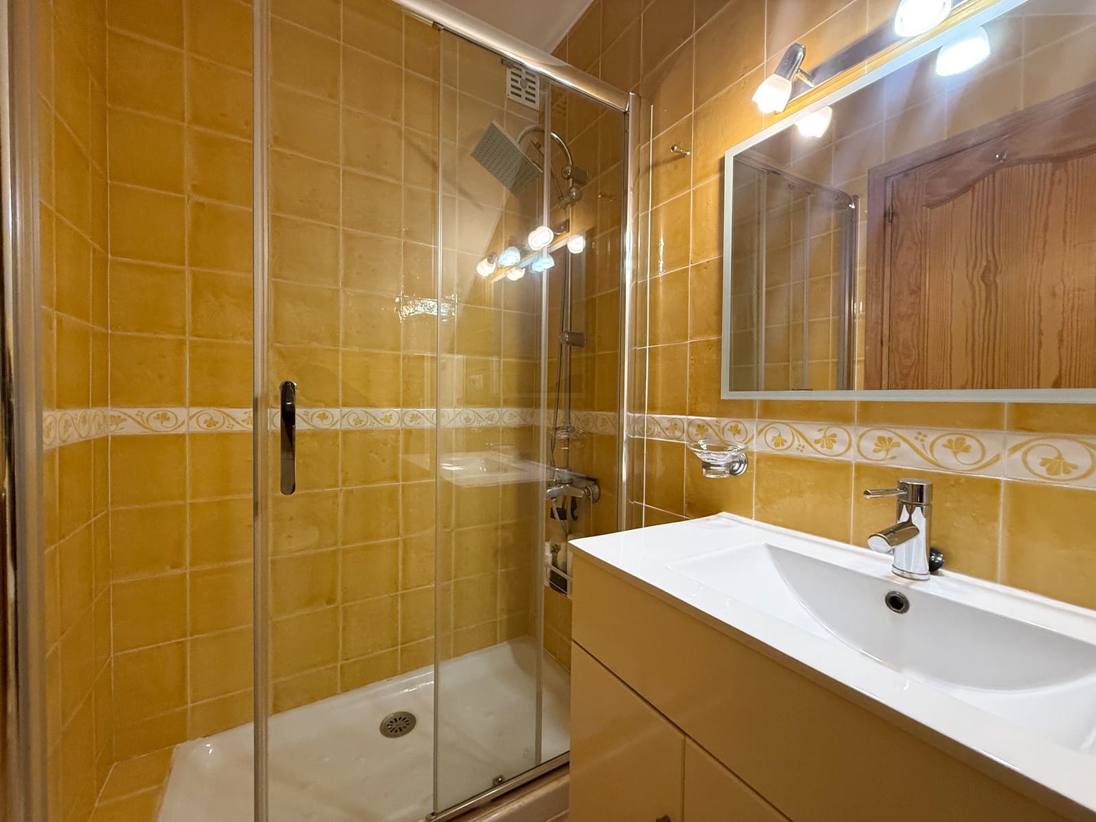 2 bedroom Townhouse for sale in Benidoleig - € 275,000 (Ref: 9518569)