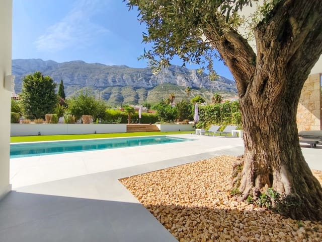 3 sypialnia Willa na sprzedaż w El Montgó, Dénia z basenem - 1 295 000 € (Ref: 9555249)