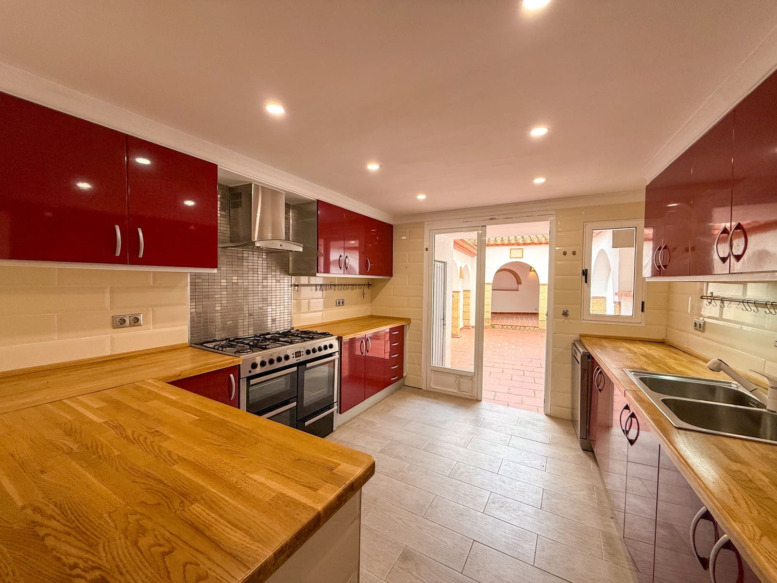 3 bedroom Townhouse for sale in Pego - € 229,000 (Ref: 9576257)