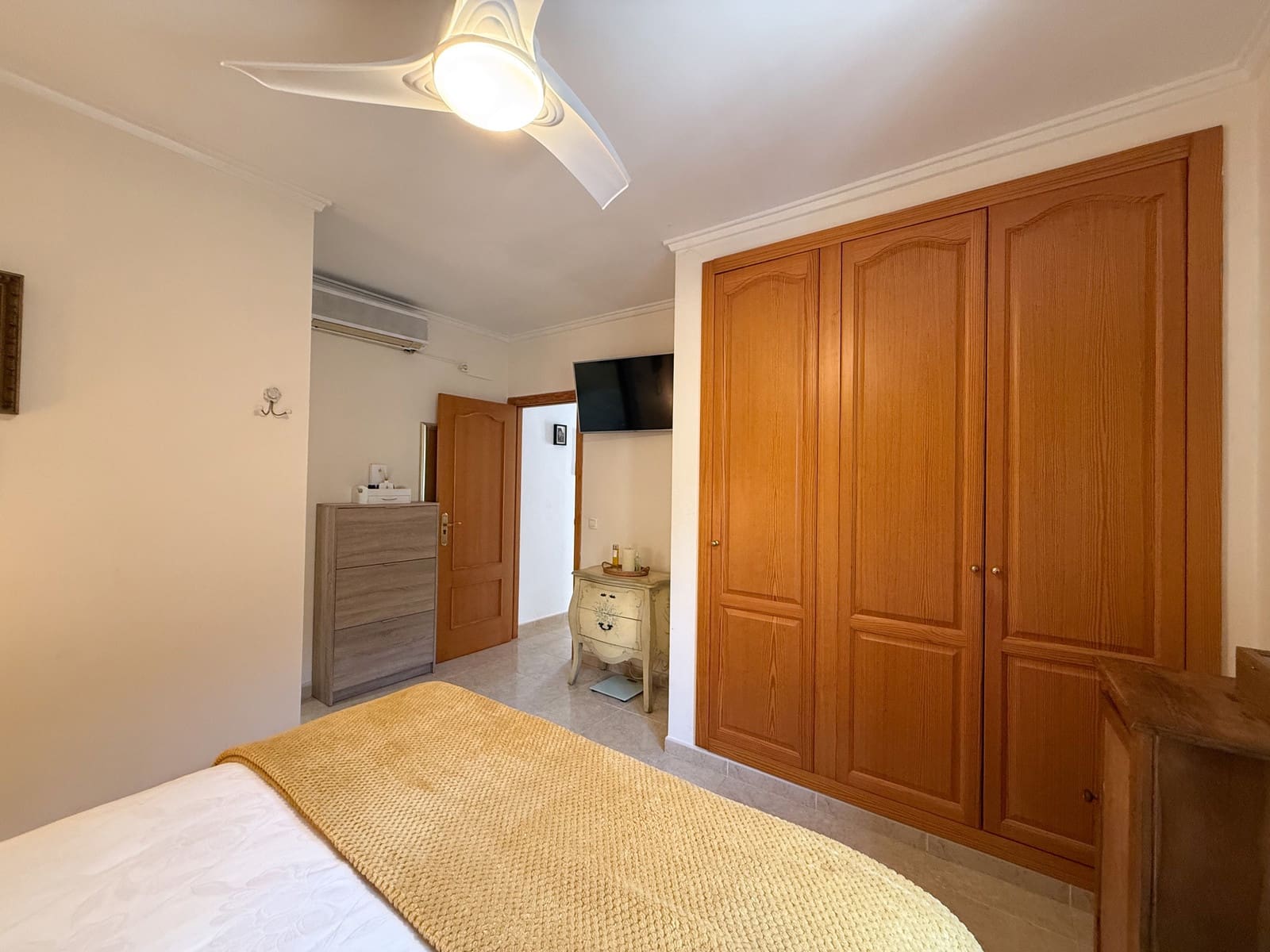 Chalet de 3 habitaciones en Orba en venta con piscina - 430.000 € (Ref: 9594767)