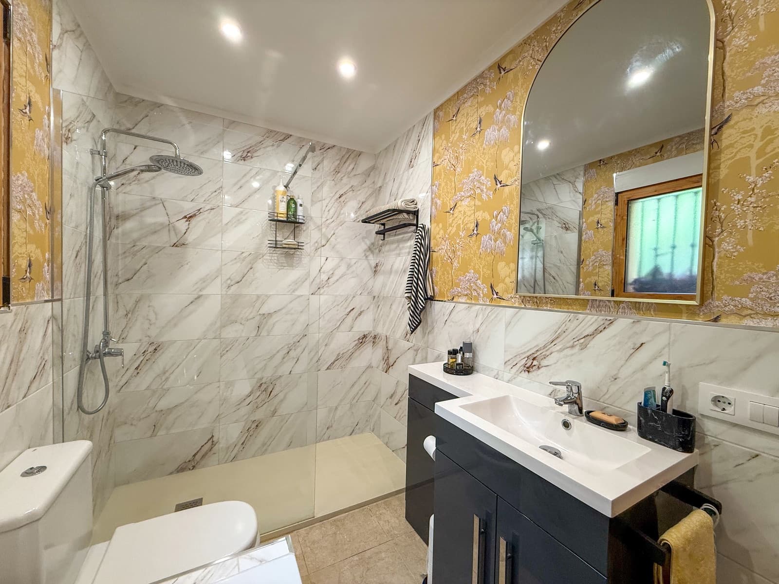 Chalet de 3 habitaciones en Orba en venta con piscina - 430.000 € (Ref: 9594767)