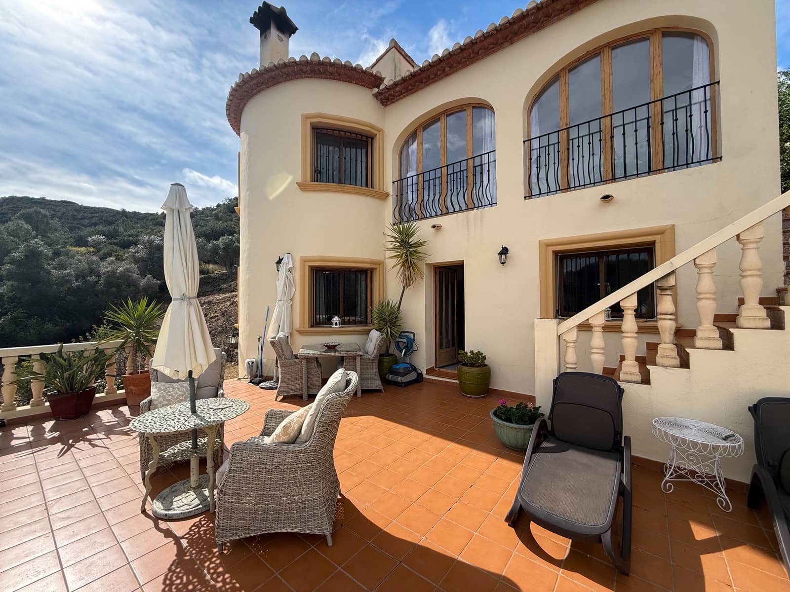 Chalet de 3 habitaciones en Orba en venta con piscina - 430.000 € (Ref: 9594767)