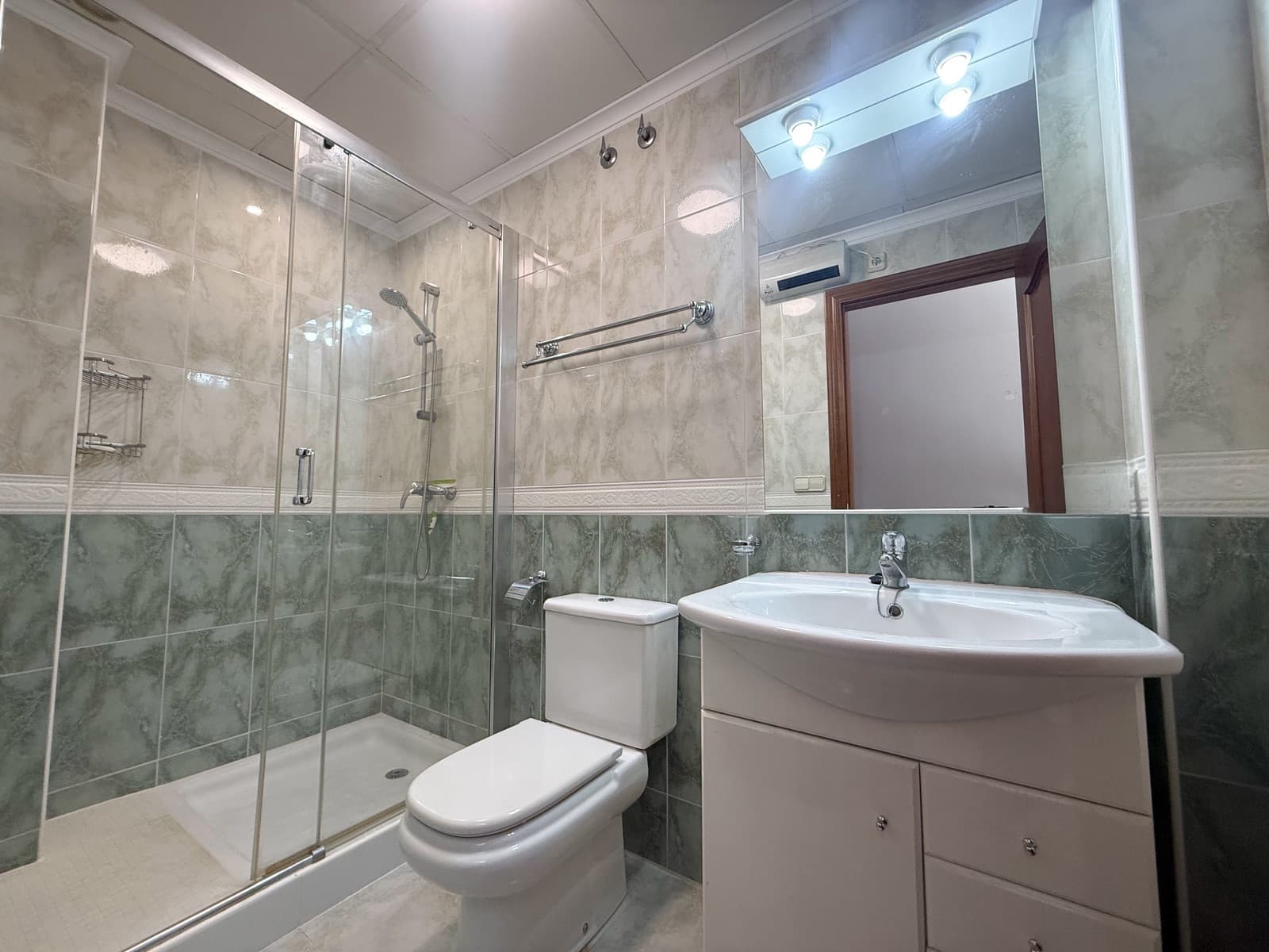 2 soveværelse Lejlighed til salg i Tormos med swimmingpool - € 185.000 (Ref: 9615184)