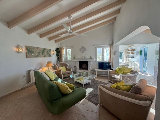 Chalet de 3 habitaciones en El Montgó, Dénia en venta con piscina - 475.000 € (Ref: 9625383)