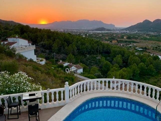 3 slaapkamer Villa te koop in Pedreguer met zwembad - € 479.000 (Ref: 9644592)