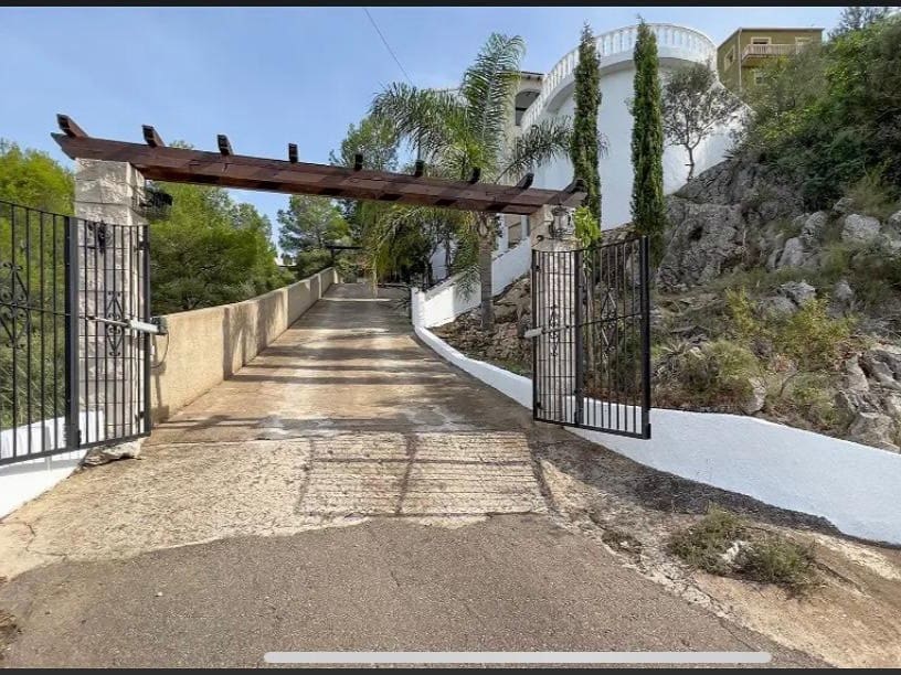 3 bedroom Villa for sale in Pedreguer with pool - € 479,000 (Ref: 9644592)