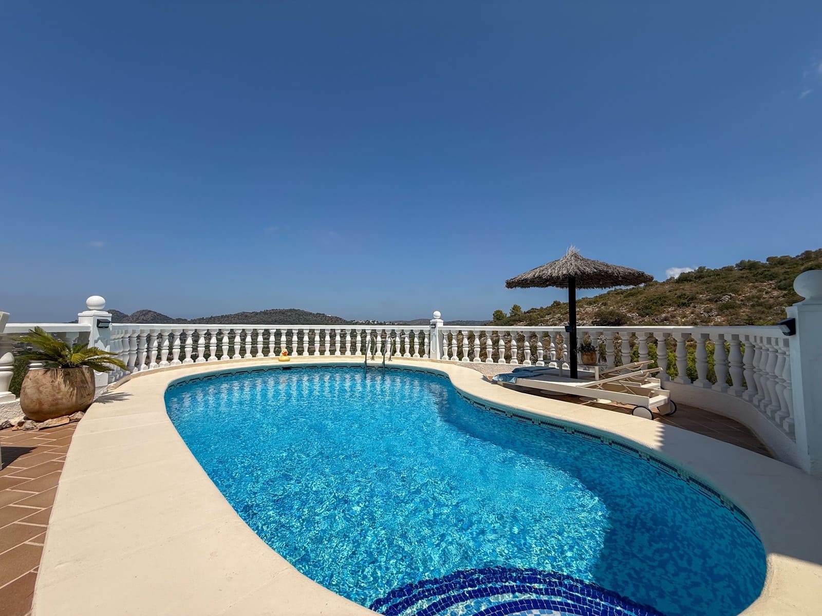 3 bedroom Villa for sale in Pedreguer with pool - € 465,000 (Ref: 9644592)
