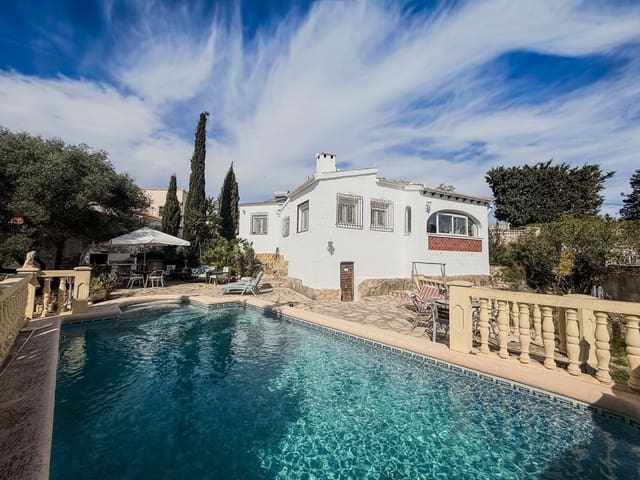 Chalet de 3 habitaciones en Pedreguer en venta con piscina - 395.000 € (Ref: 9658430)