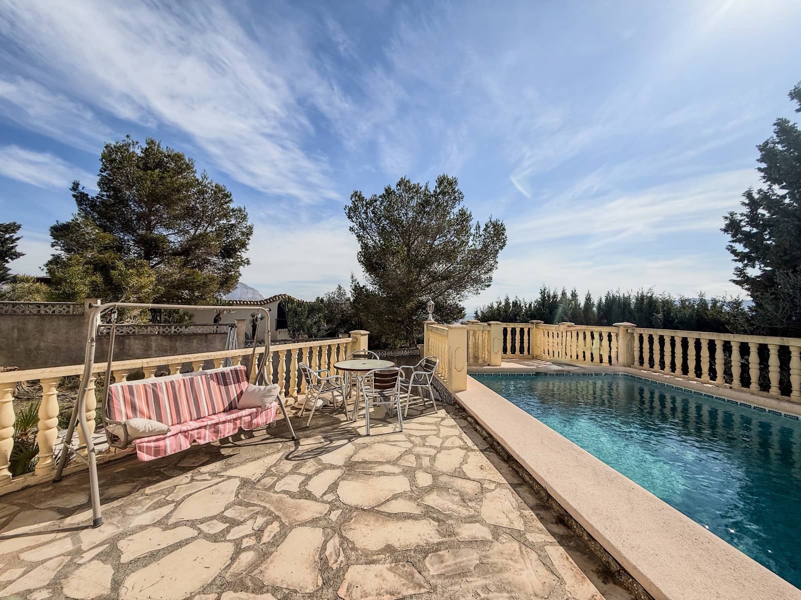 Chalet de 3 habitaciones en Pedreguer en venta con piscina - 395.000 € (Ref: 9658430)