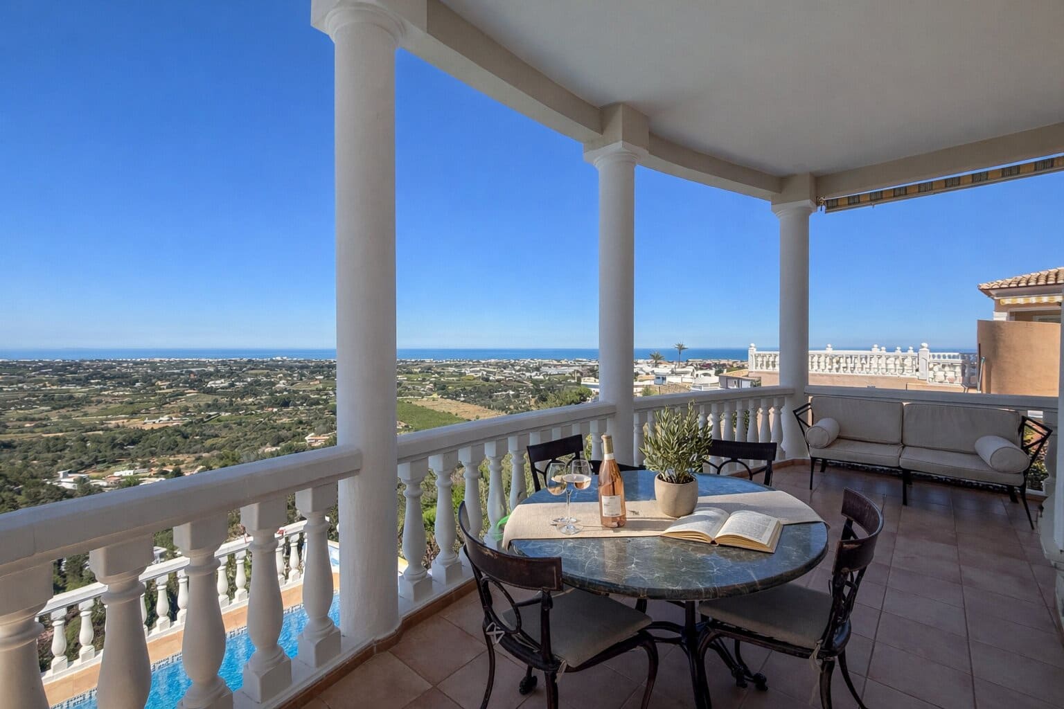 Chalet de 3 habitaciones en Dénia en venta con piscina - 850.000 € (Ref: 9701391)