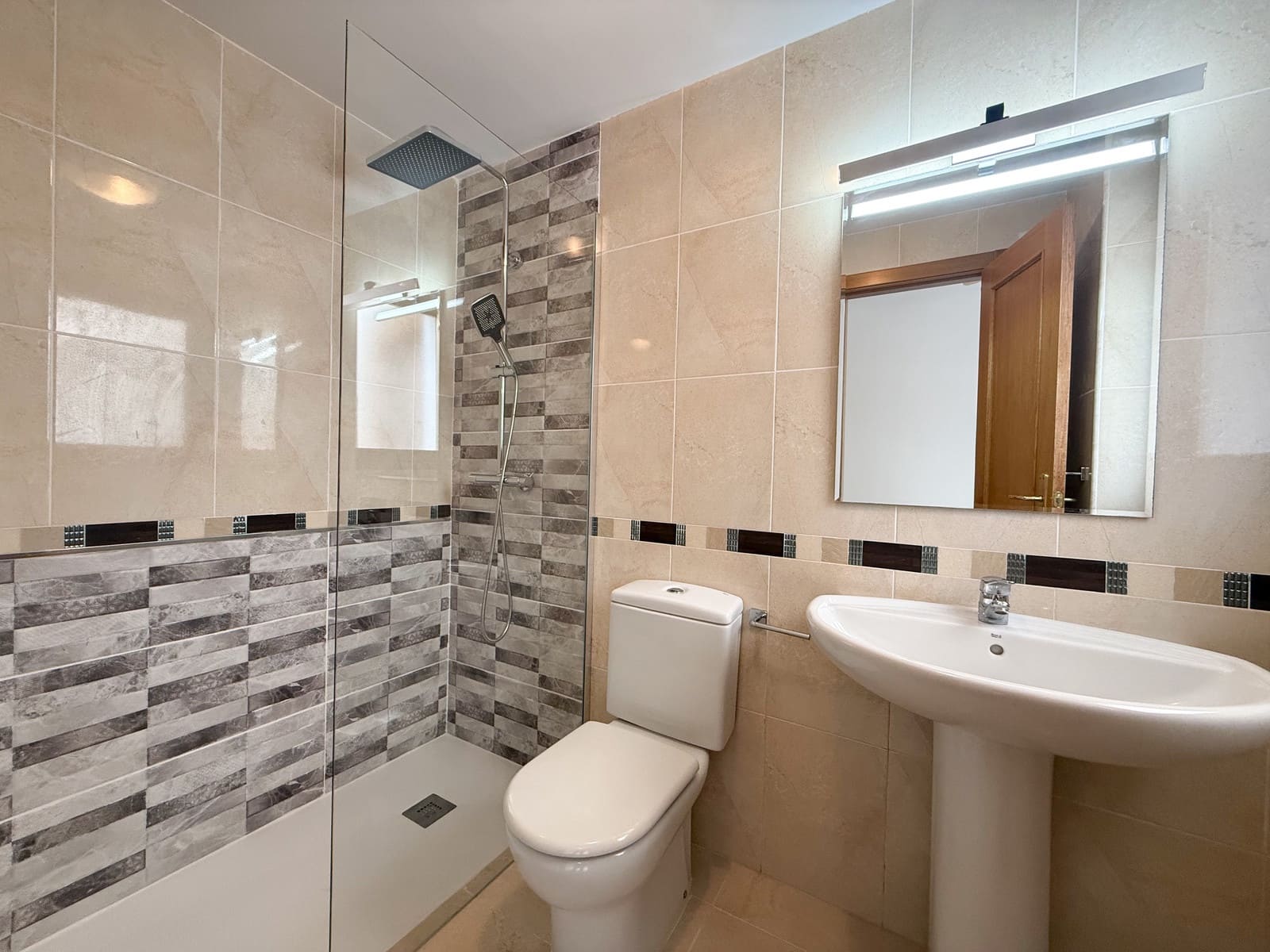 2 bedroom Apartment for sale in Benidoleig - € 165,000 (Ref: 9704865)