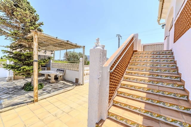 3 soveværelse Villa til salg i La Xara - La Sella, Dénia med swimmingpool - € 599.000 (Ref: 9721403)