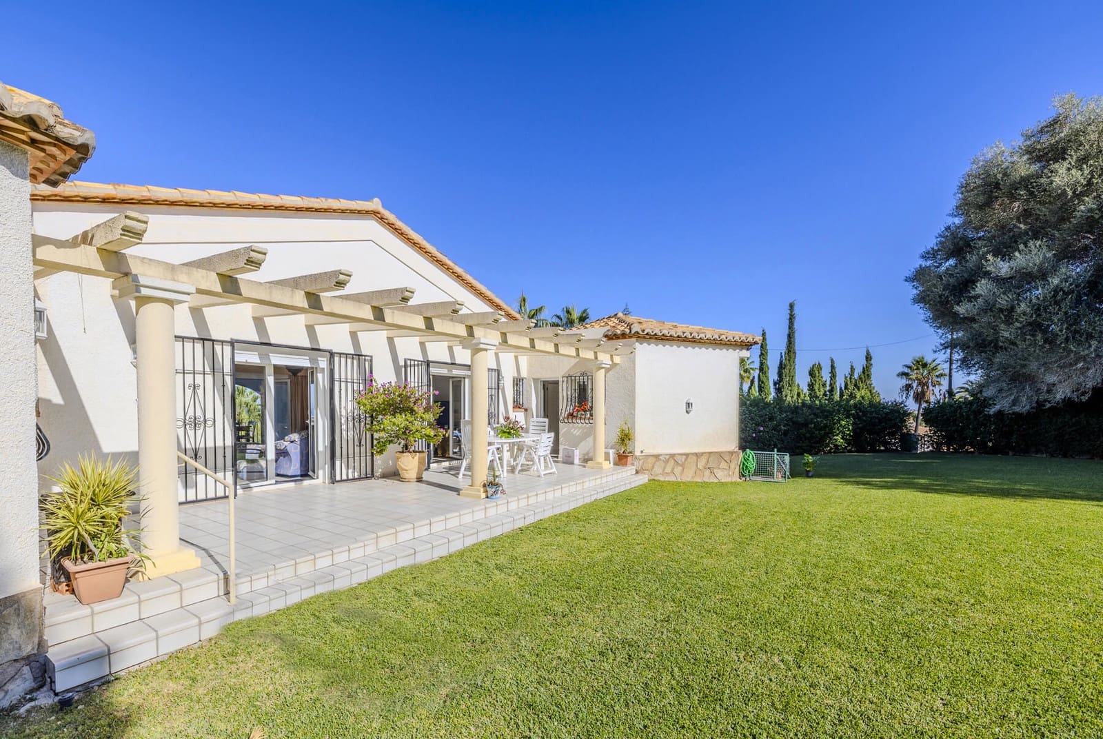 4 Zimmer Villa zu verkaufen in Denia mit Pool - 950.000 € (Ref: 9721404)