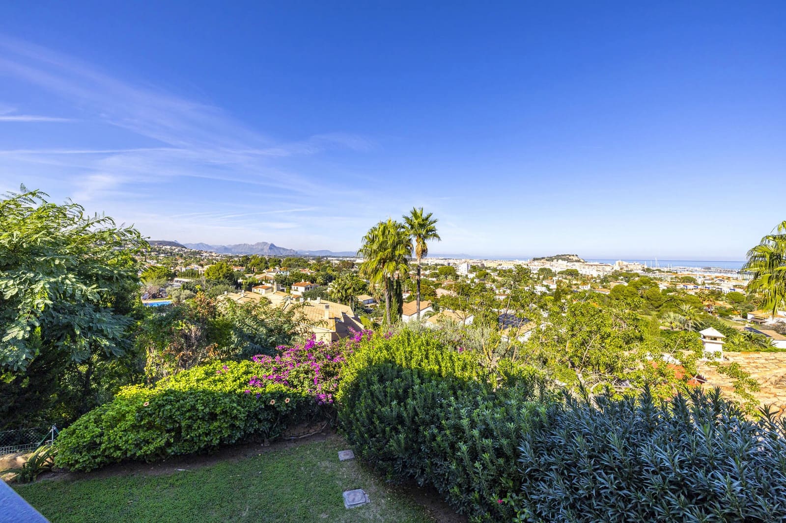 4 Zimmer Villa zu verkaufen in Denia mit Pool - 950.000 € (Ref: 9721404)