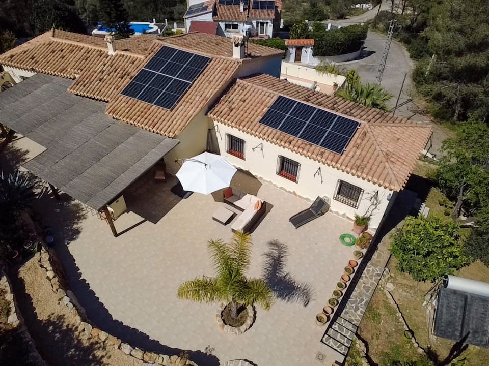 3 bedroom Villa for sale in Benidoleig with pool - € 470,000 (Ref: 9731740)