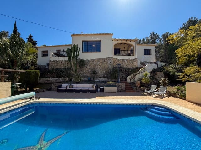 3 bedroom Villa for sale in Benidoleig with pool - € 470,000 (Ref: 9731740)