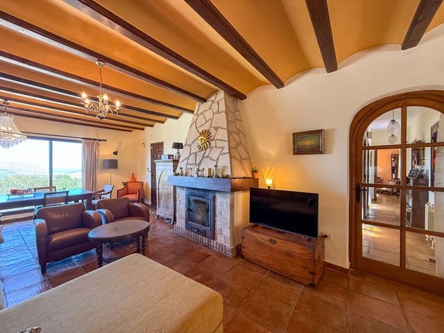 3 bedroom Villa for sale in Benidoleig with pool - € 470,000 (Ref: 9731740)