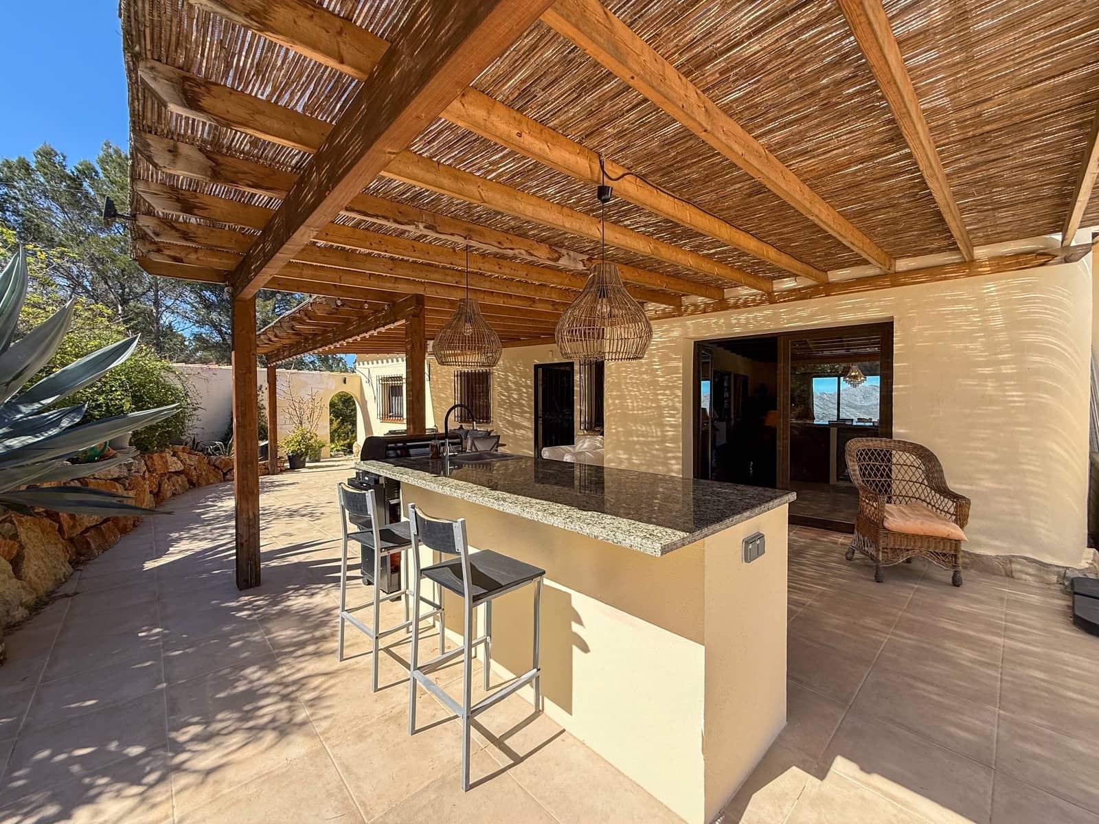 3 bedroom Villa for sale in Benidoleig with pool - € 470,000 (Ref: 9731740)