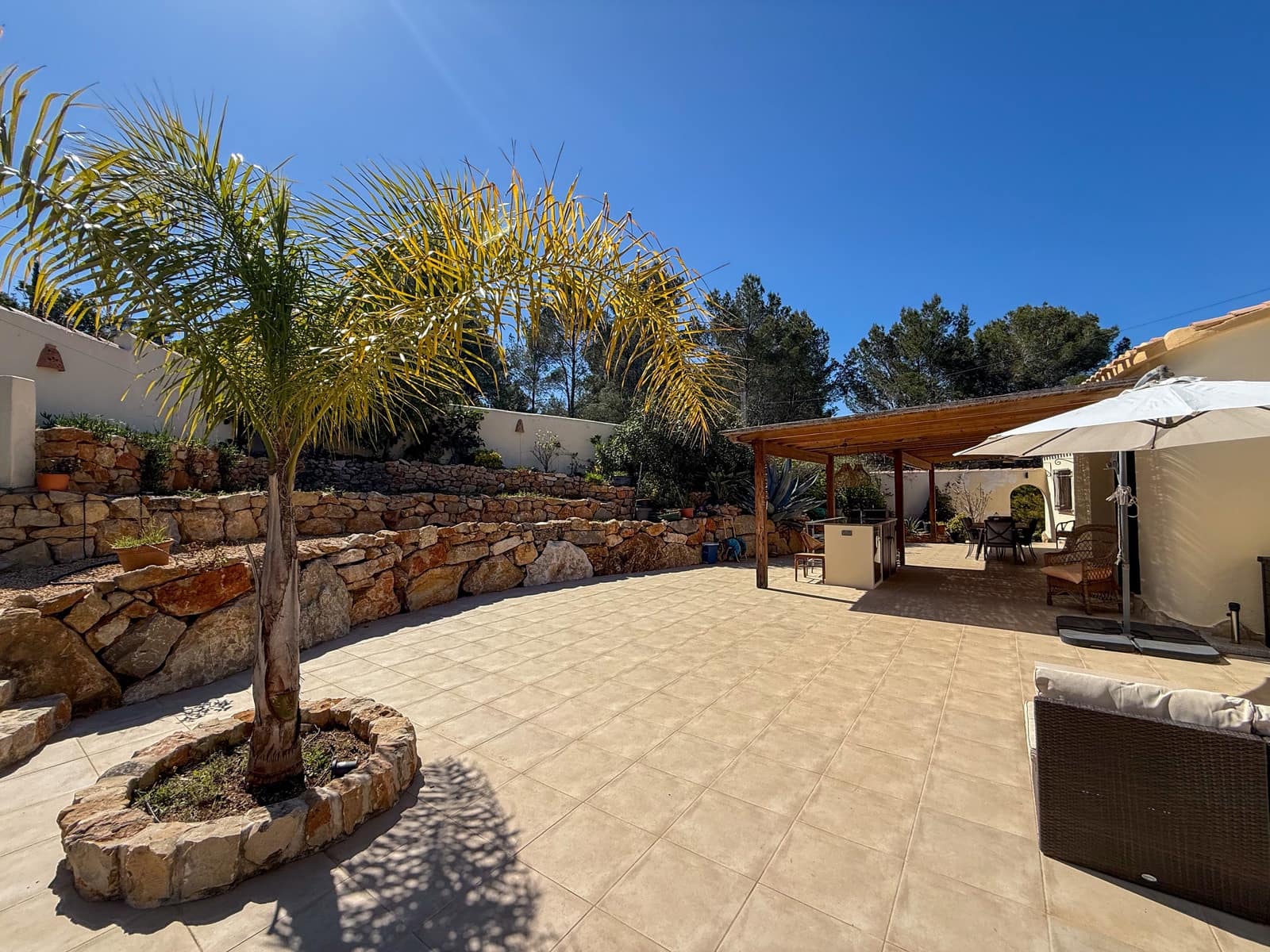 3 bedroom Villa for sale in Benidoleig with pool - € 470,000 (Ref: 9731740)