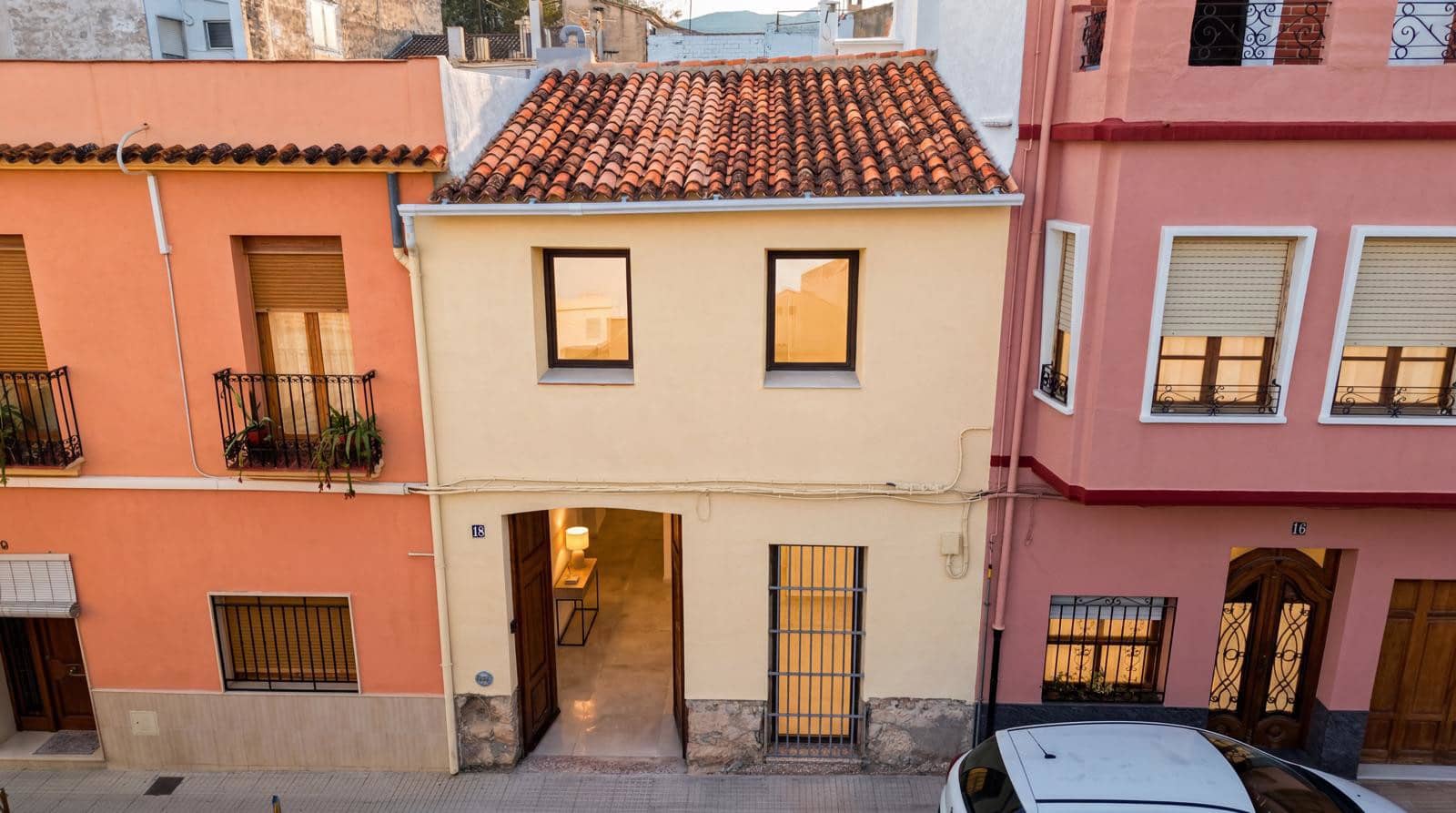 Casa de 4 habitaciones en Pego en venta con piscina - 315.000 € (Ref: 9735261)