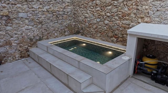 Casa de 4 habitaciones en Pego en venta con piscina - 315.000 € (Ref: 9735261)