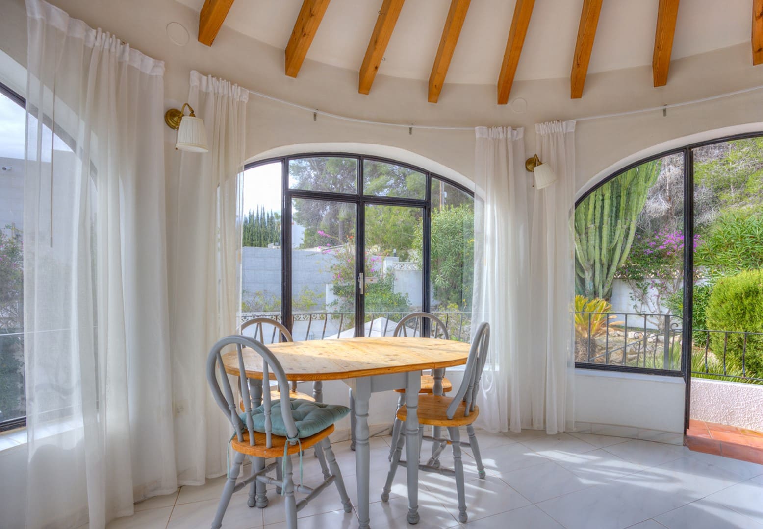 4 soveværelse Villa til salg i Moraira med swimmingpool - € 550.000 (Ref: 9735262)