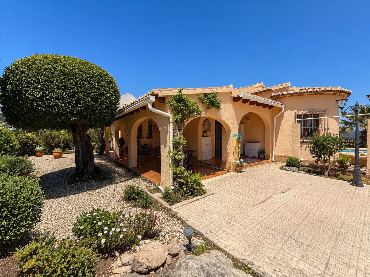2 bedroom Villa for sale in Orba with pool - € 375,000 (Ref: 9780239)