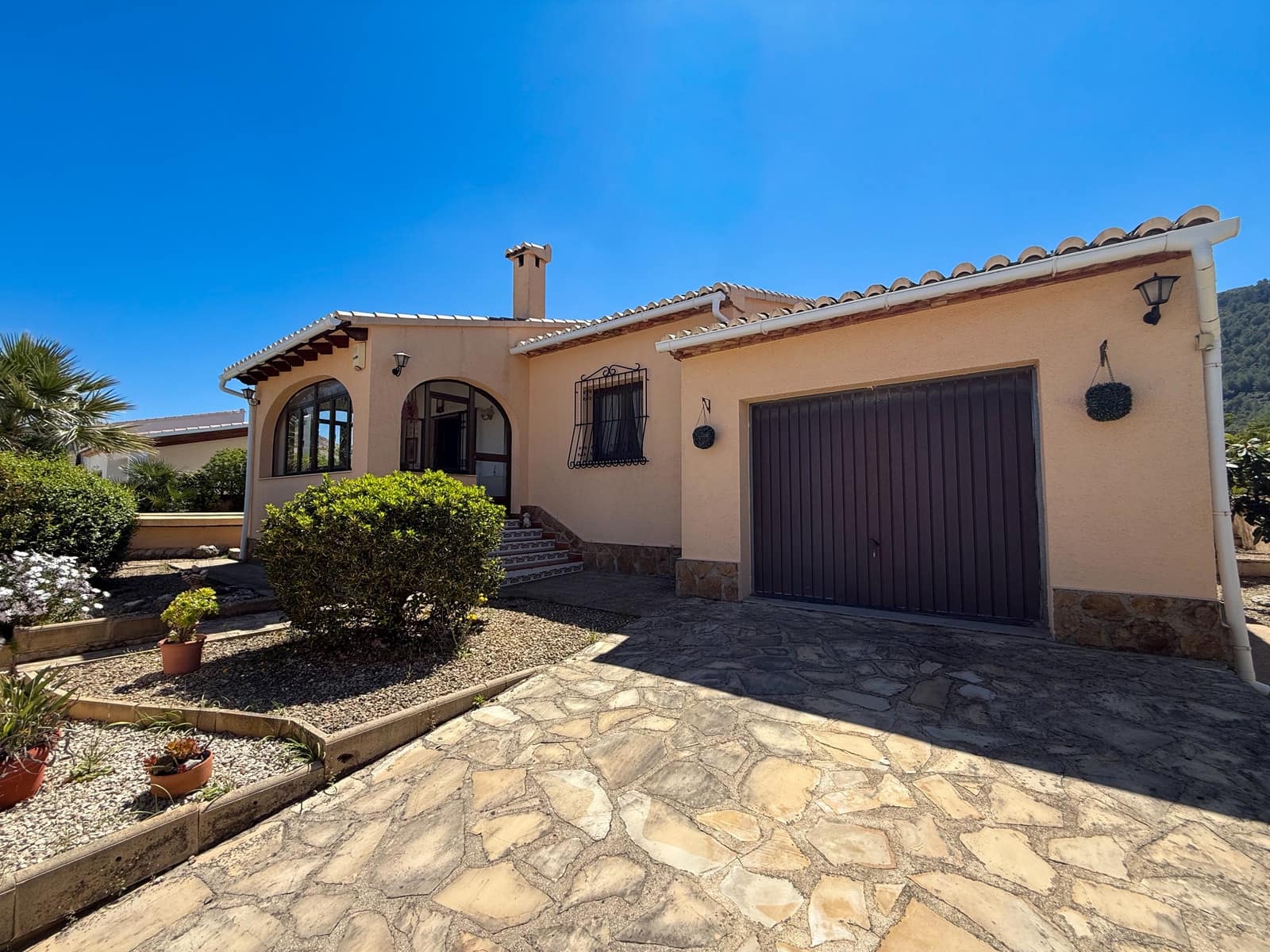 2 bedroom Villa for sale in Orba with pool - € 375,000 (Ref: 9780239)