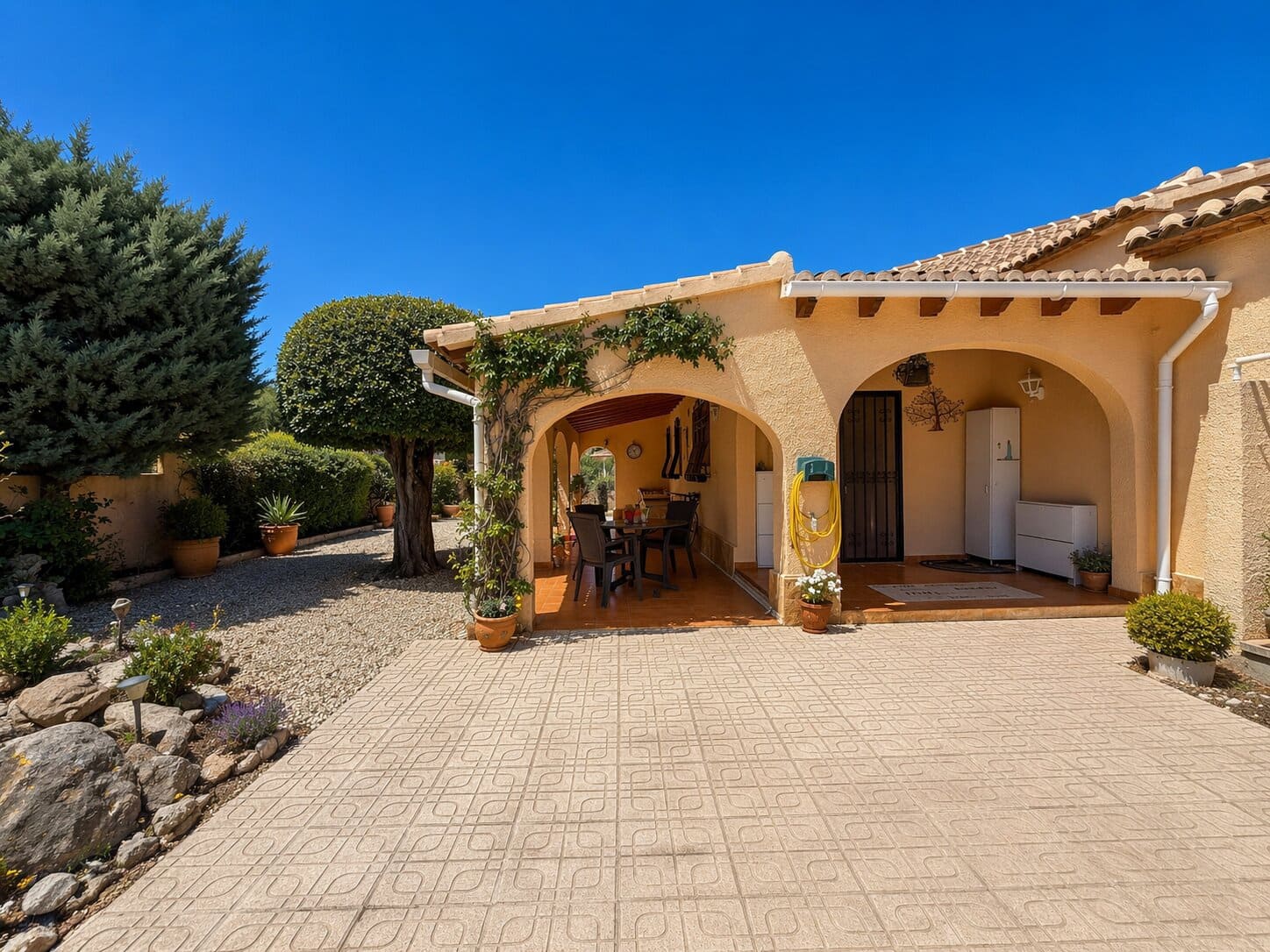 2 bedroom Villa for sale in Orba with pool - € 375,000 (Ref: 9780239)