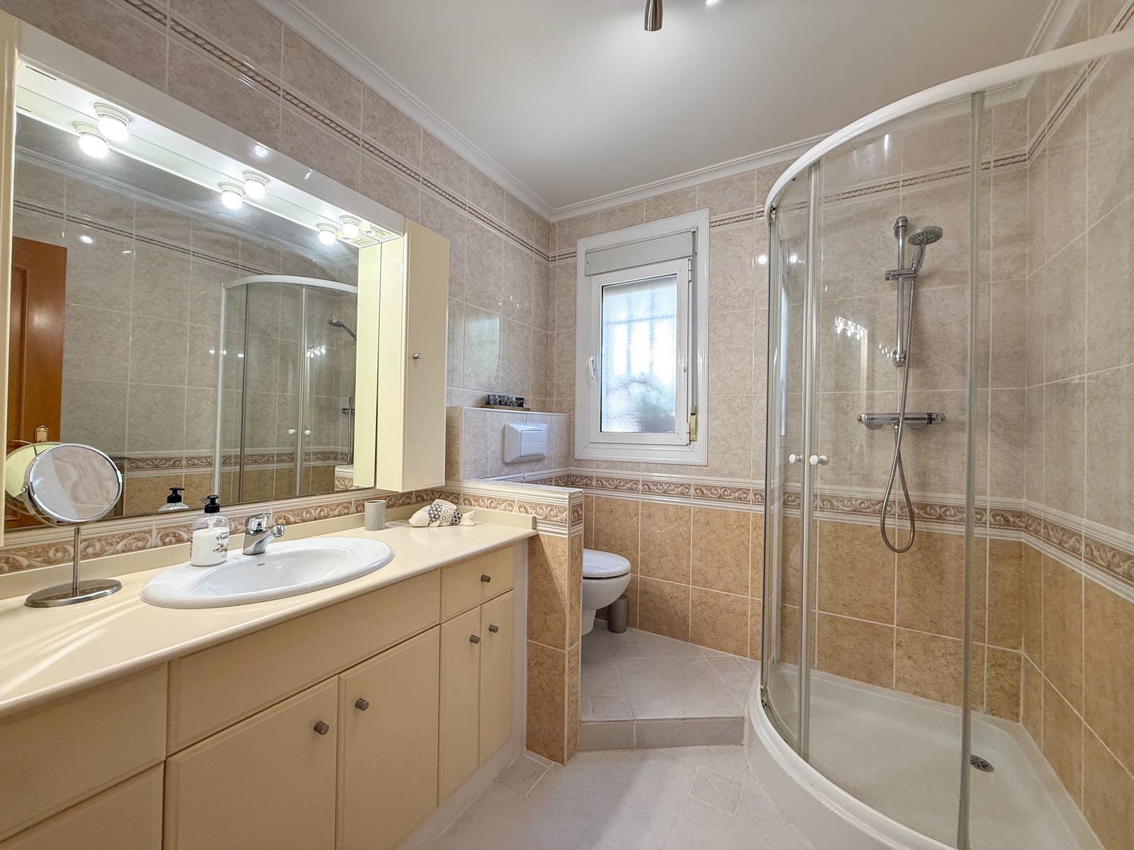 5 camera da letto Villa in vendita in Pego con piscina - 525.000 € (Rif: 9794274)