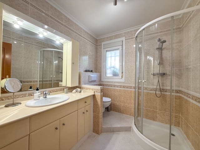 5 camera da letto Villa in vendita in Pego con piscina - 525.000 € (Rif: 9794274)