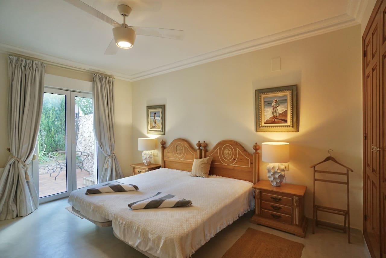 Chalet de 4 habitaciones en Moraira en venta con piscina - 2.495.000 € (Ref: 9813220)