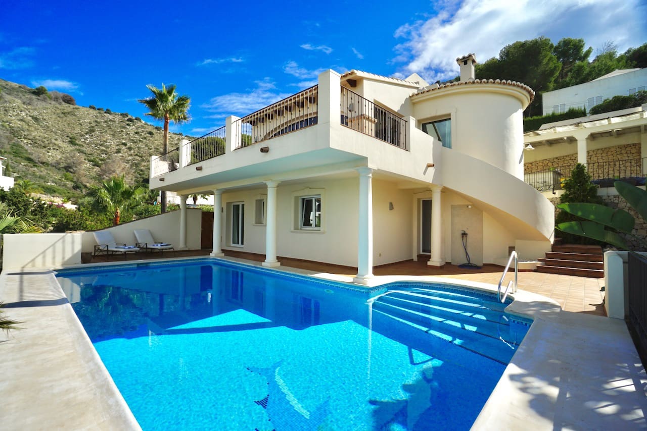 Chalet de 4 habitaciones en Moraira en venta con piscina - 2.495.000 € (Ref: 9813220)