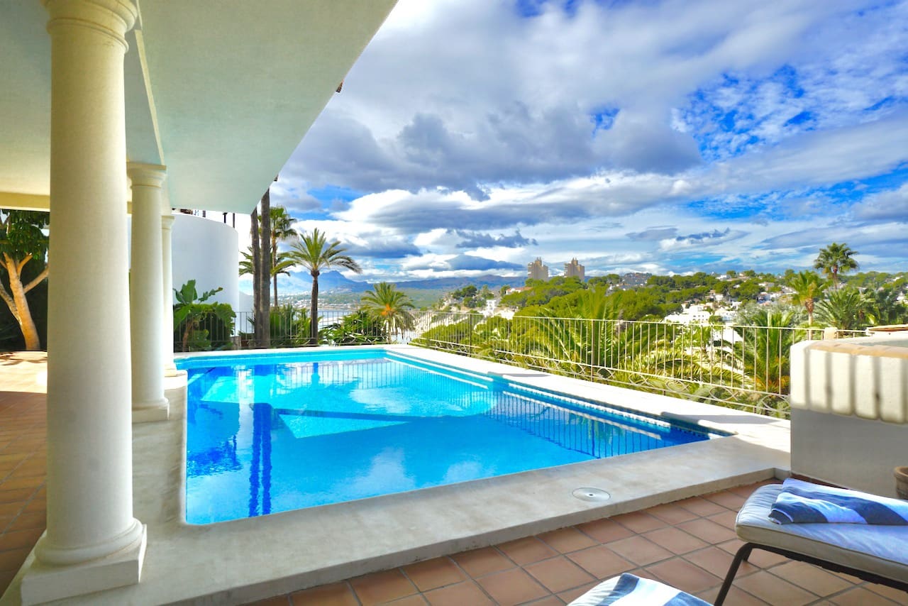 Chalet de 4 habitaciones en Moraira en venta con piscina - 2.495.000 € (Ref: 9813220)