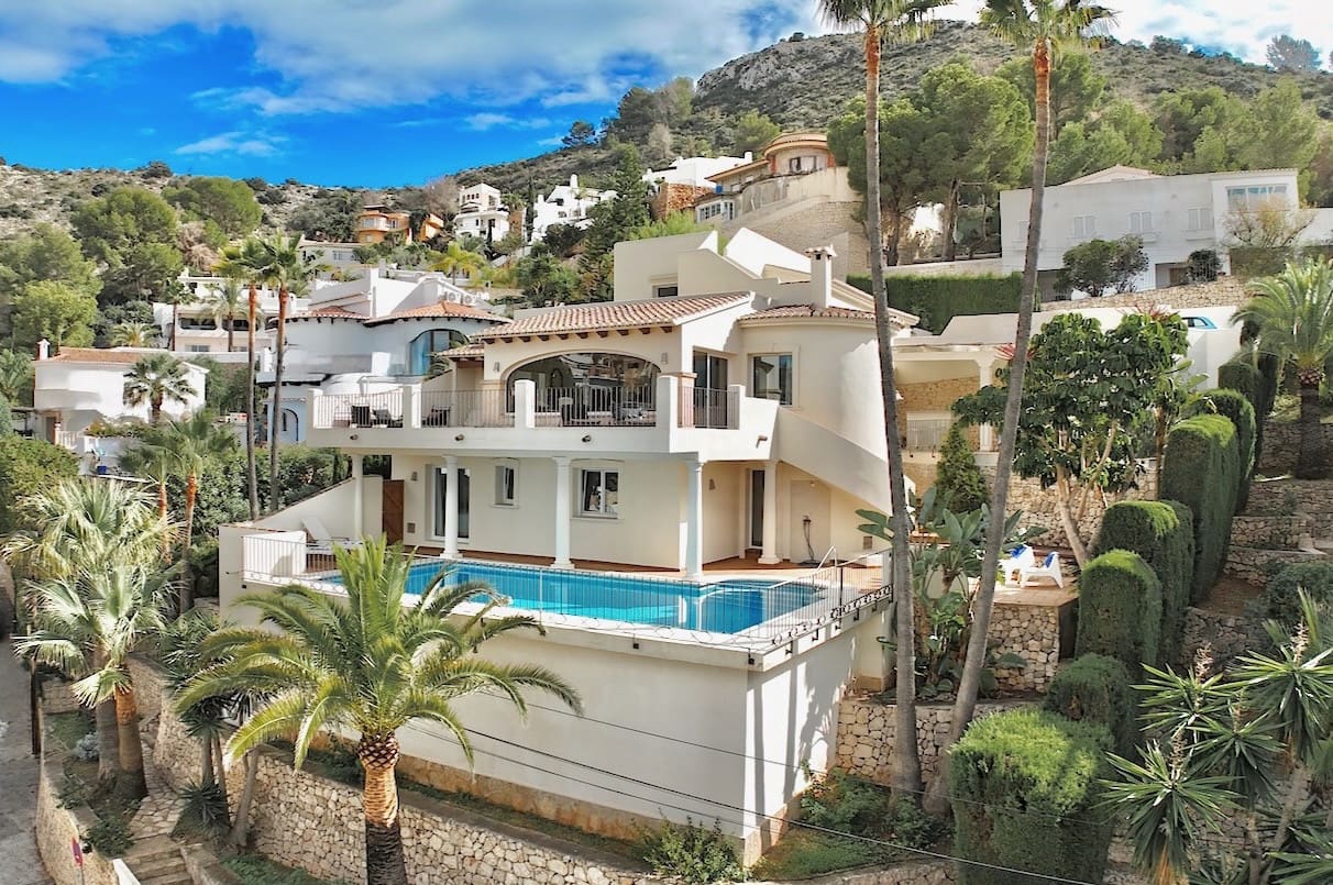 Chalet de 4 habitaciones en Moraira en venta con piscina - 2.495.000 € (Ref: 9813220)