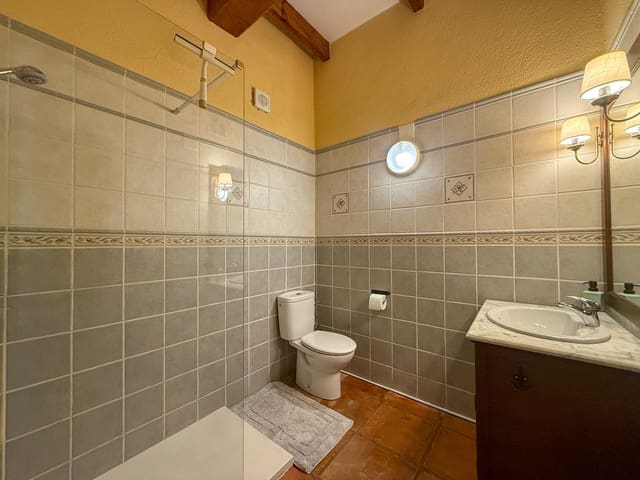 6 soverom Hus til salgs i Sagra - € 625 000 (Ref: 9813221)