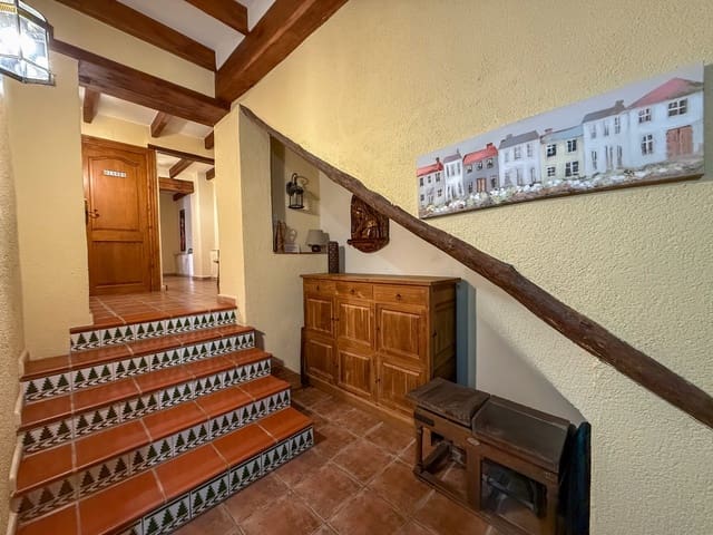 6 soverom Hus til salgs i Sagra - € 625 000 (Ref: 9813221)