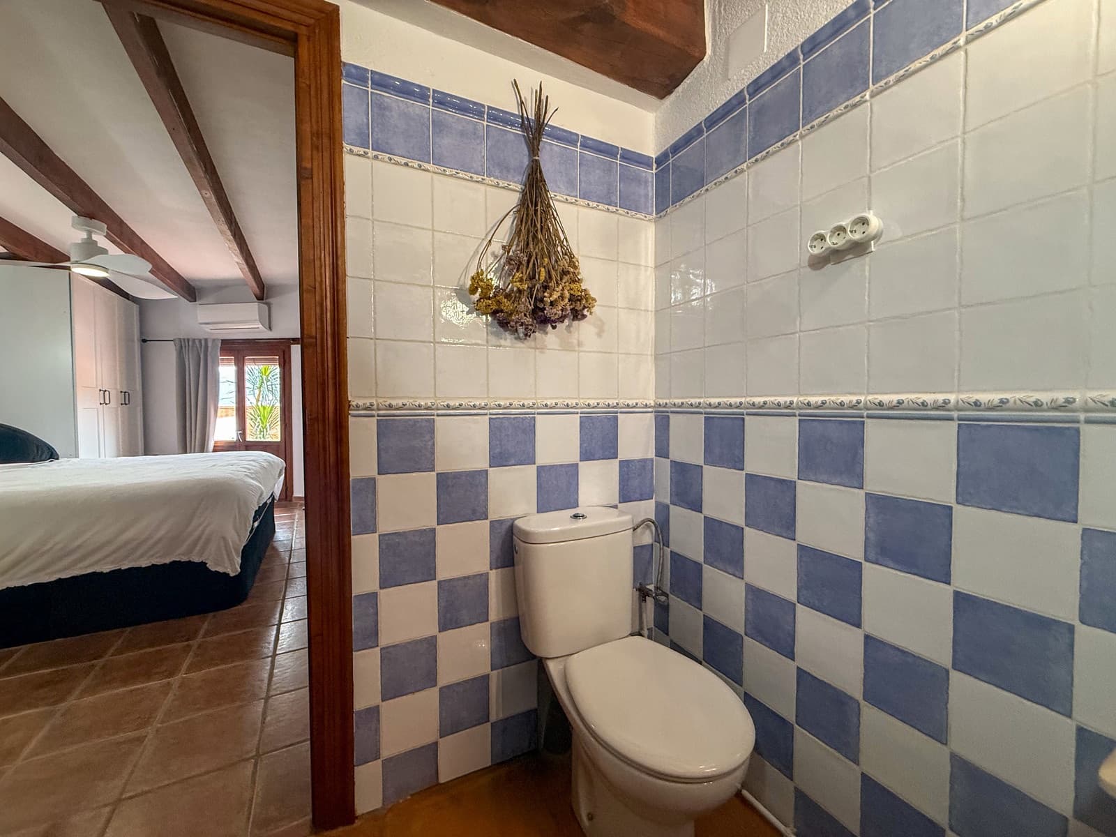 6 bedroom Townhouse for sale in Sagra - € 625,000 (Ref: 9813221)
